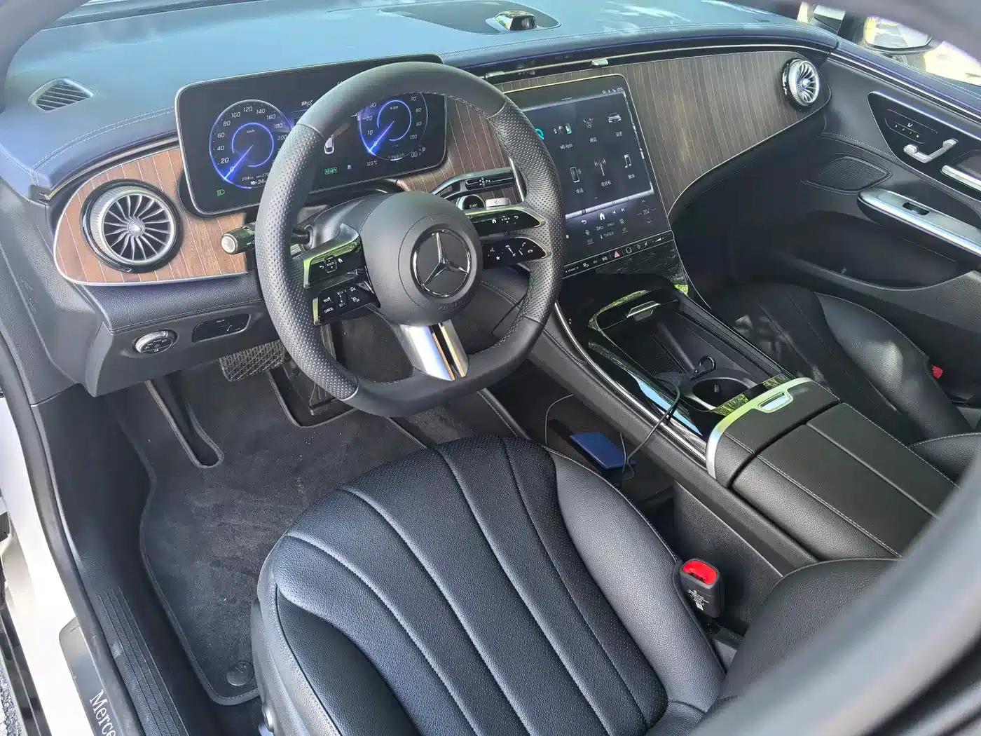 Mercedes-Benz EQE 2025 500 4MATIC Luxury Edition — миниатюра 24