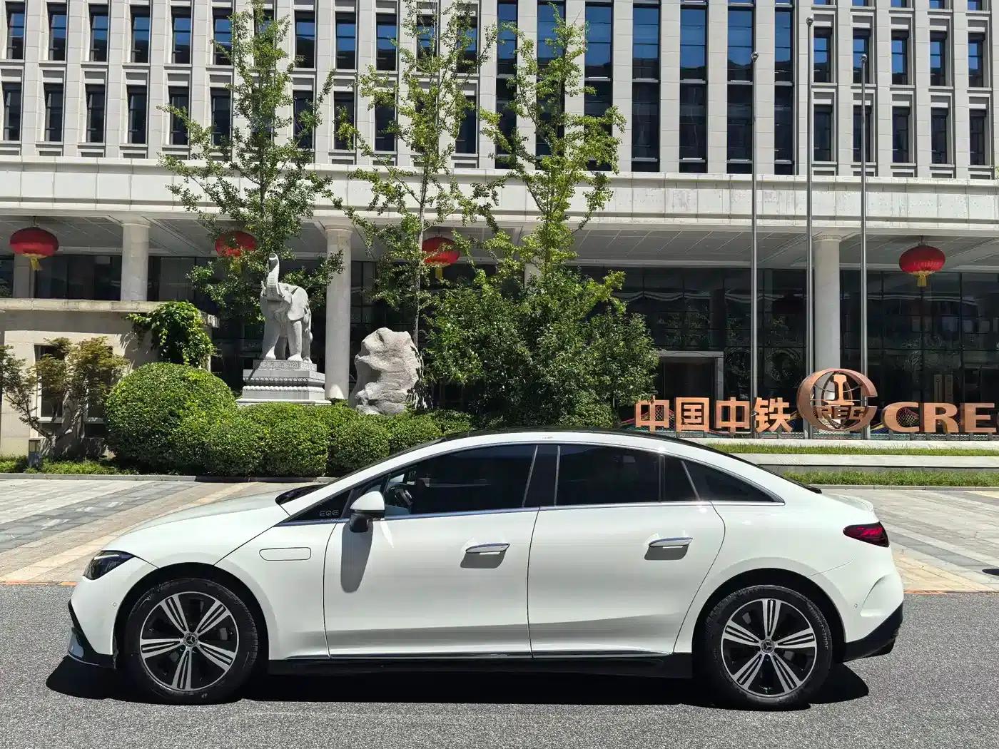 Mercedes-Benz EQE 2025 500 4MATIC Luxury Edition — миниатюра 7