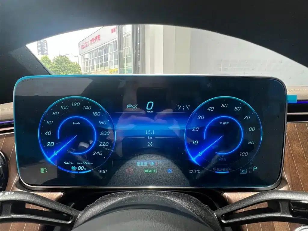 Mercedes-Benz EQE 2025 500 4MATIC Pioneer Edition — миниатюра 4