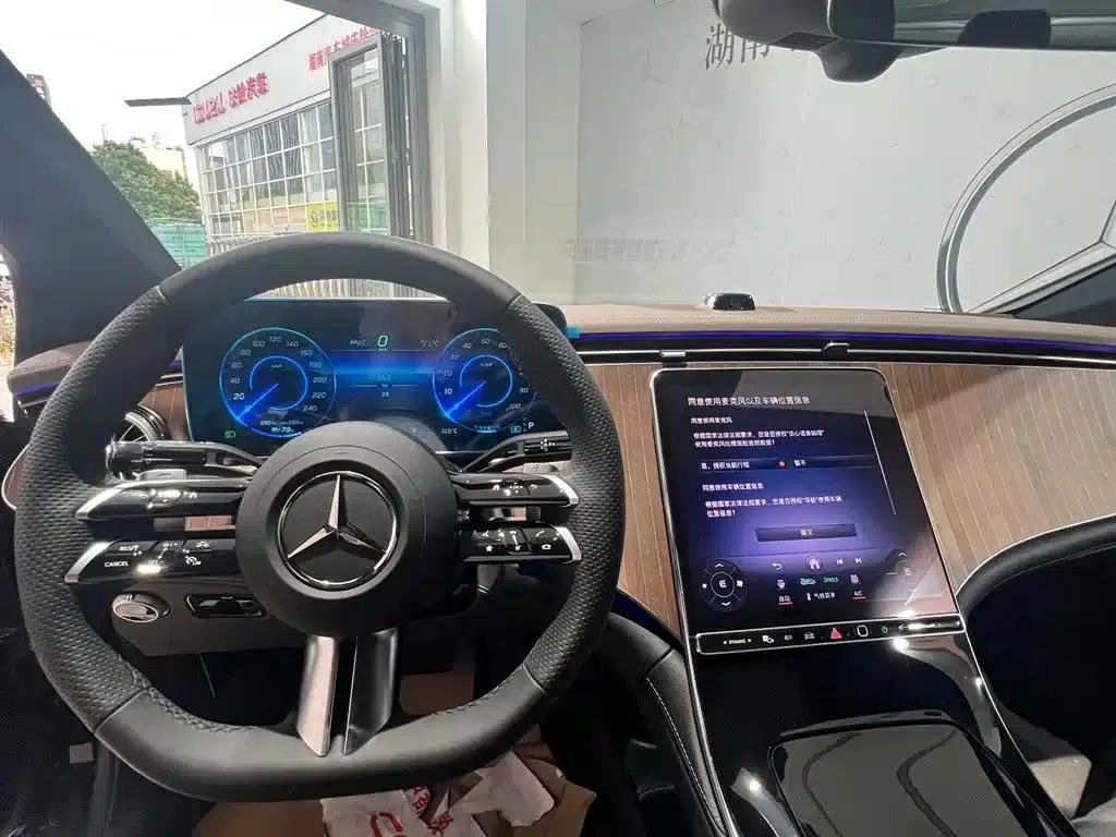 Mercedes-Benz EQE 2025 500 4MATIC Pioneer Edition — миниатюра 5