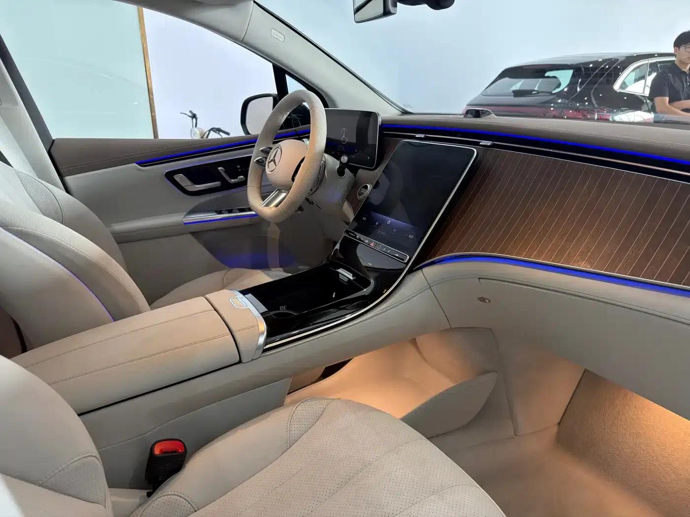 Mercedes-Benz EQE SUV 2023 350 4MATIC Pioneer Edition — миниатюра 9