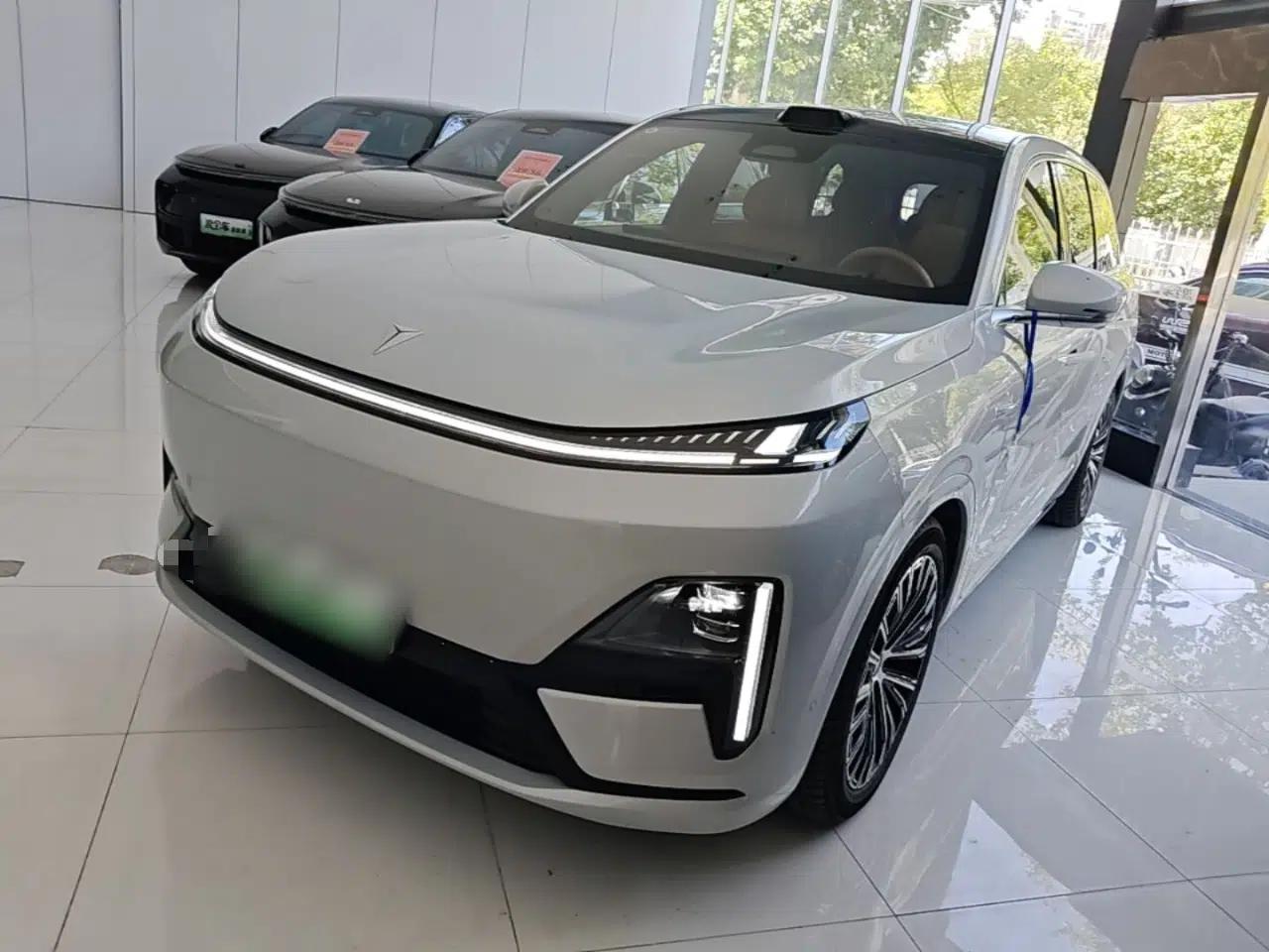 Deepal S09 2025 Four-Wheel Drive Ultra+ Custom Edition — миниатюра 1