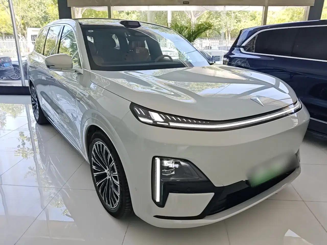 Deepal S09 2025 Four-Wheel Drive Ultra+ Custom Edition — миниатюра 12