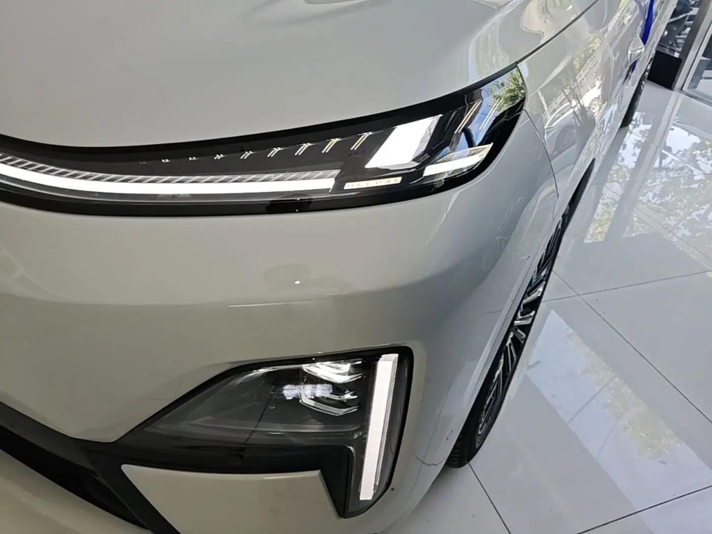 Deepal S09 2025 Four-Wheel Drive Ultra+ Custom Edition — миниатюра 8