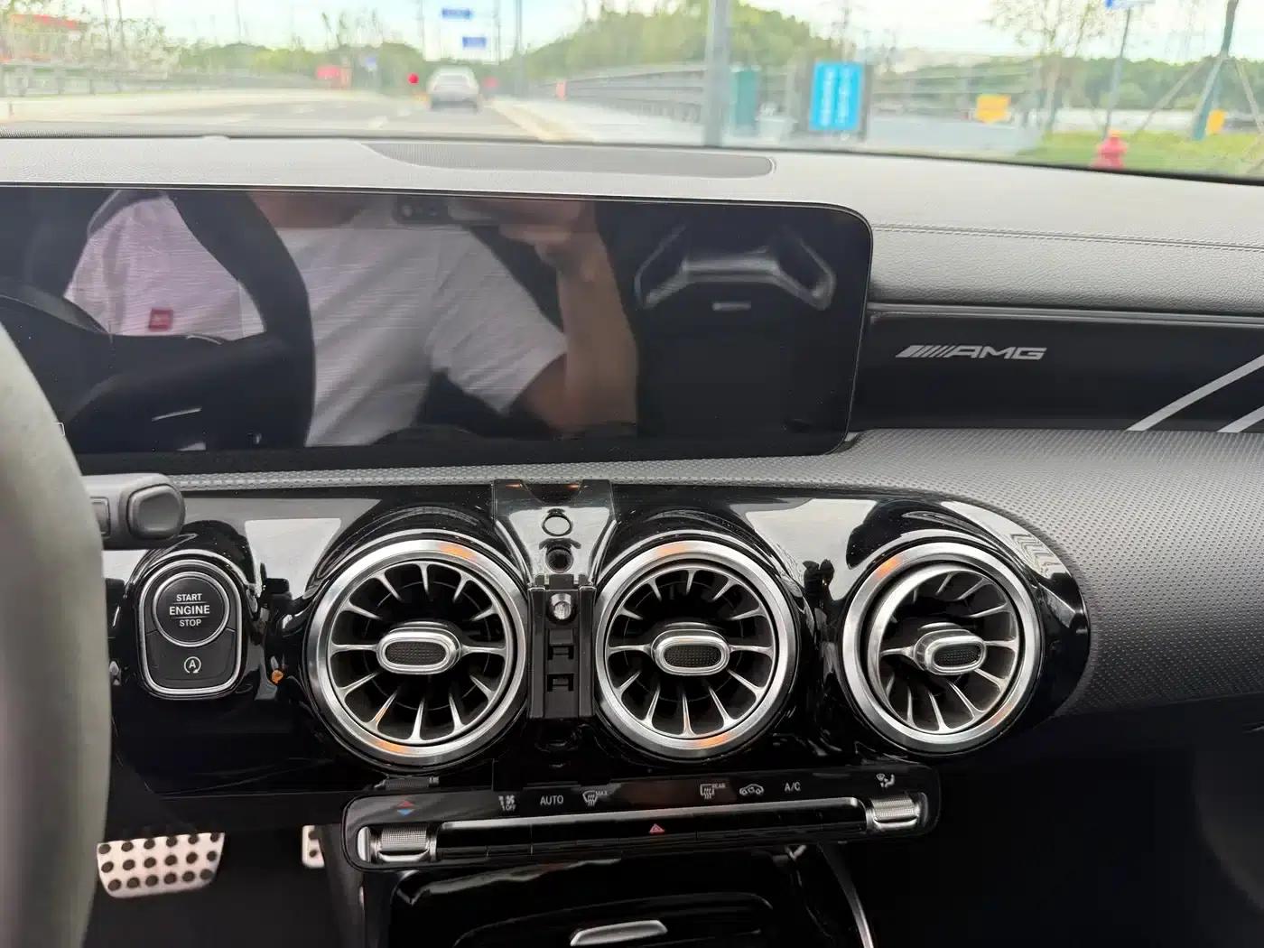 2021 Mercedes-Benz CLA AMG 45 4MATIC+ — миниатюра 19