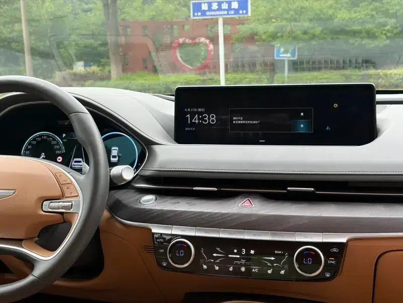 Genesis G80 2023 2.5T 2WD Flagship Edition — миниатюра 11