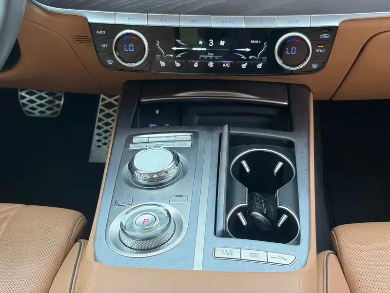 Genesis G80 2023 2.5T 2WD Flagship Edition — миниатюра 15