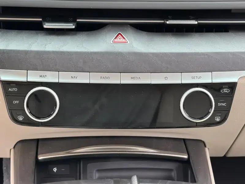 Genesis G80 2023 2.5T 2WD Flagship Edition — миниатюра 12