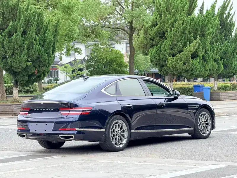 Genesis G80 2023 2.5T 2WD Flagship Edition — миниатюра 5