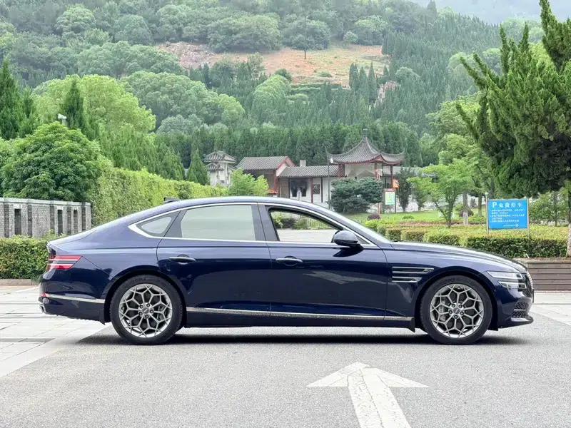 Genesis G80 2023 2.5T 2WD Flagship Edition — миниатюра 6