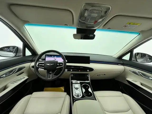 Genesis GV70 2025 2.5T Rear-Wheel Drive Luxury Edition — миниатюра 14