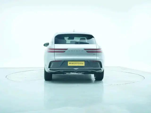 Genesis GV70 2025 2.5T Rear-Wheel Drive Luxury Edition — миниатюра 6
