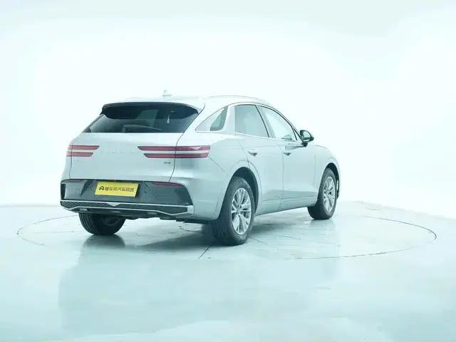 Genesis GV70 2025 2.5T Rear-Wheel Drive Luxury Edition — миниатюра 7