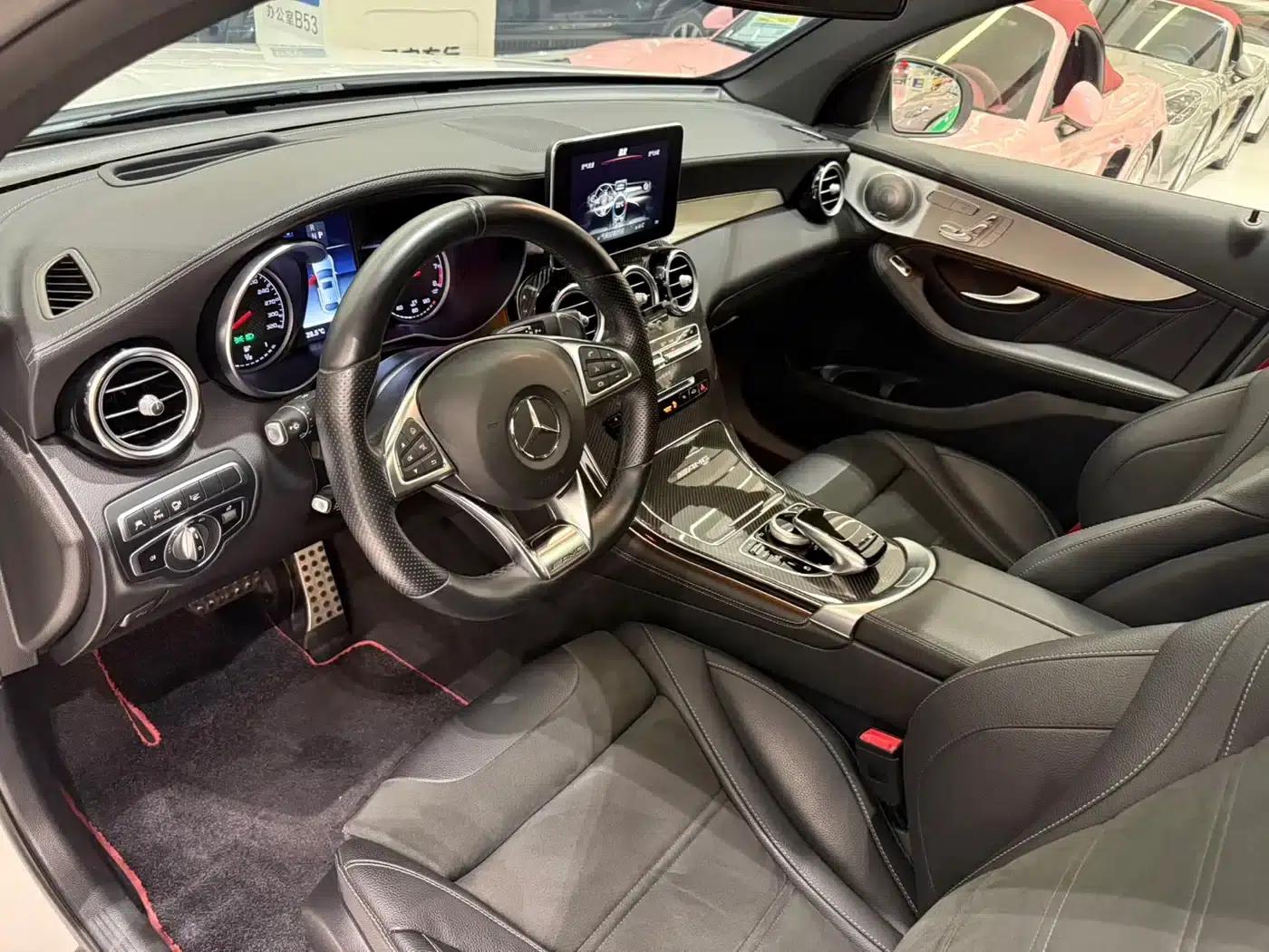 Mercedes-Benz GLC Coupe AMG 2018 AMG GLC 63 4MATIC+ Coupe SUV — миниатюра 4