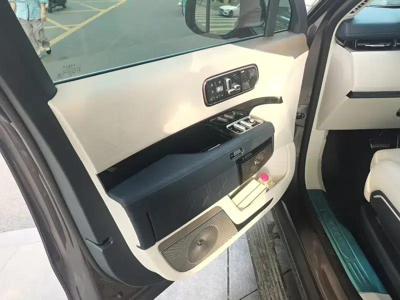 ZEEKR 9X 2025 Max Edition 55kWh — миниатюра 16