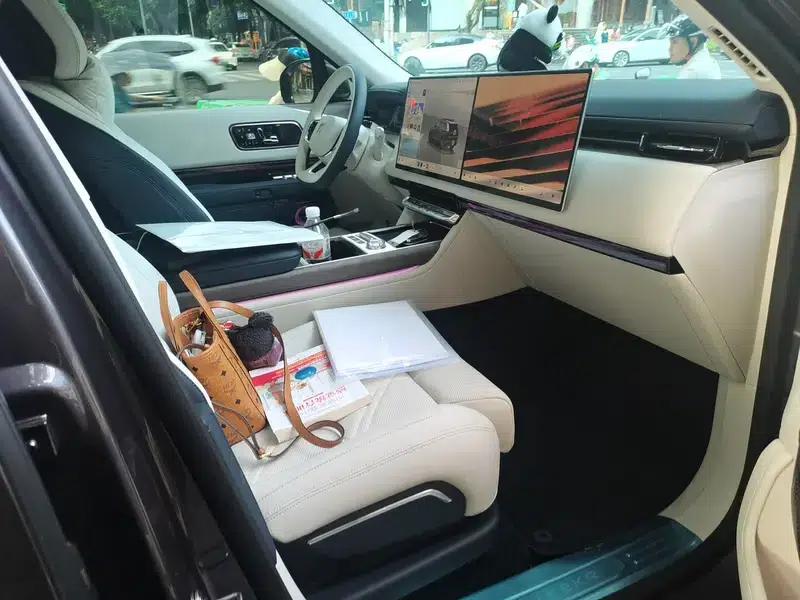 ZEEKR 9X 2025 Max Edition 55kWh — миниатюра 8