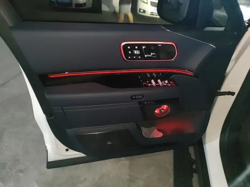 ZEEKR 9X 2025 Hyper Edition 70kWh — миниатюра 16