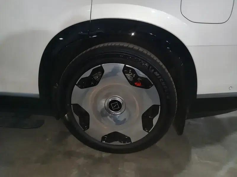 ZEEKR 9X 2025 Hyper Edition 70kWh — миниатюра 20
