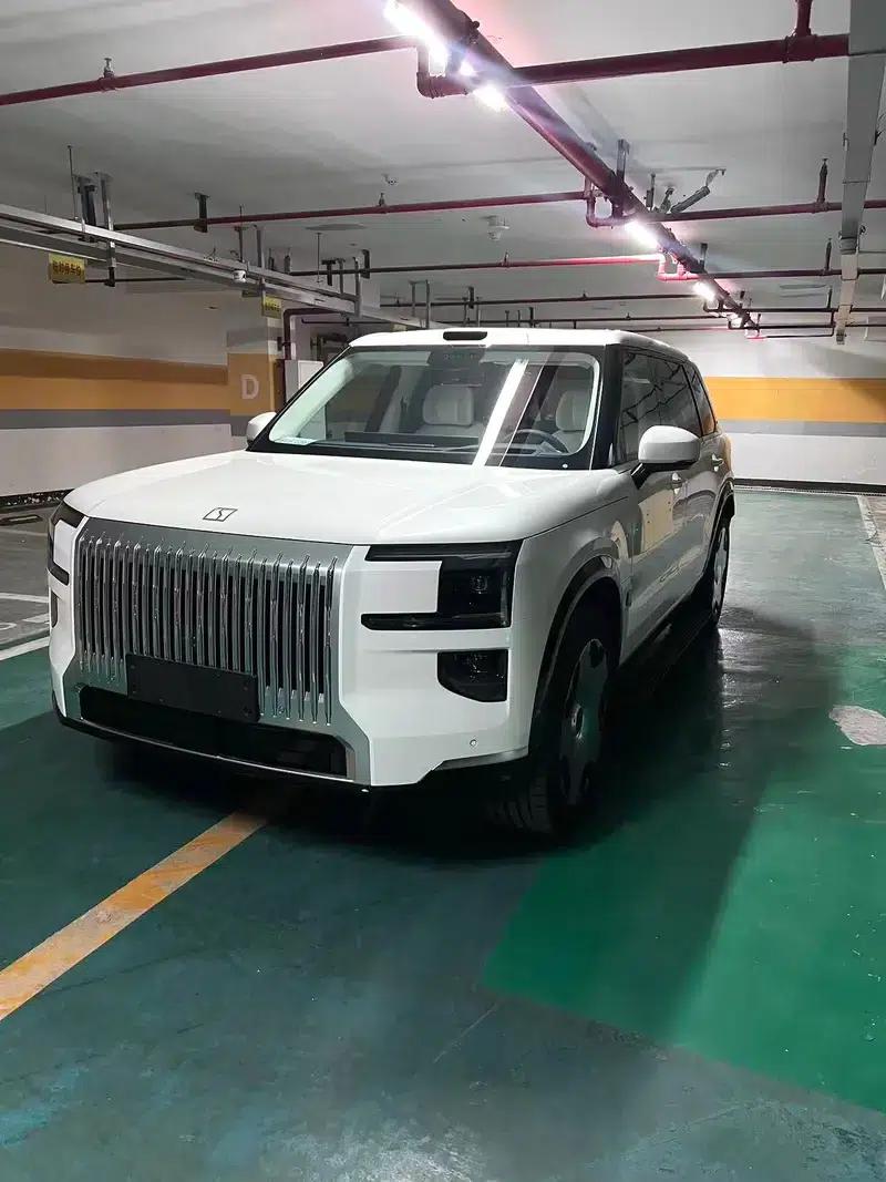 ZEEKR 9X 2025 Hyper Edition 70kWh — миниатюра 1