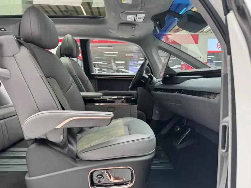 ZEEKR MIX 2025 76kWh Smart Drive Edition — миниатюра 25