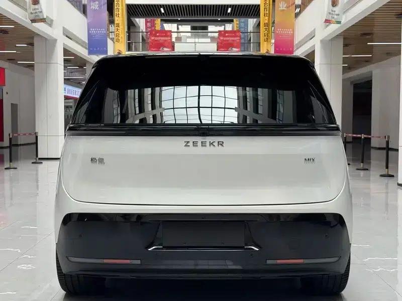 ZEEKR MIX 2025 76kWh Smart Drive Edition — миниатюра 6
