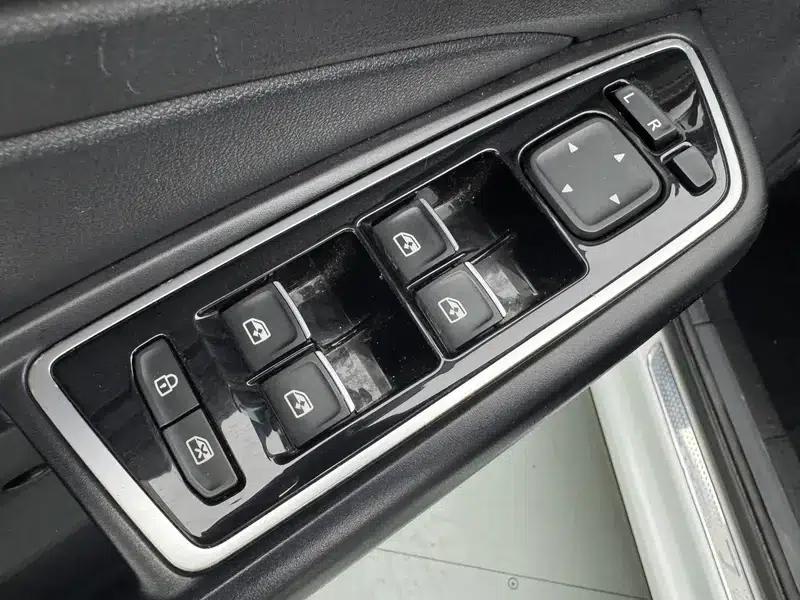 Jetta VS5 2022 280TSI Automatic Entry-Level Edition — миниатюра 26