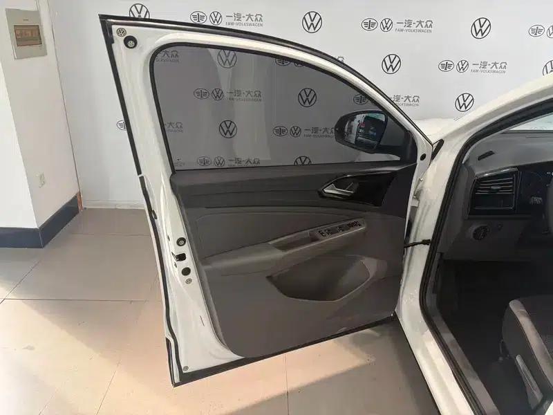 Jetta VS5 2019 280TSI Manual Entry-Level Edition — миниатюра 13