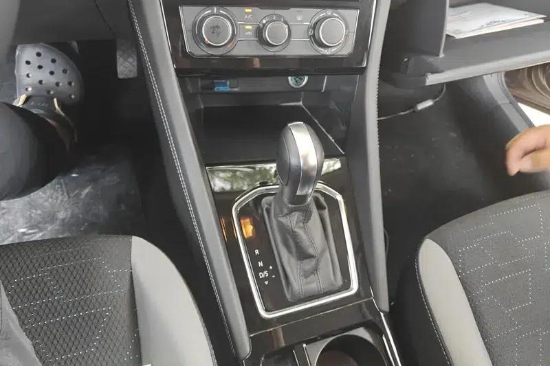 Jetta VS5 2023 280TSI Automatic Enjoy Edition — миниатюра 15