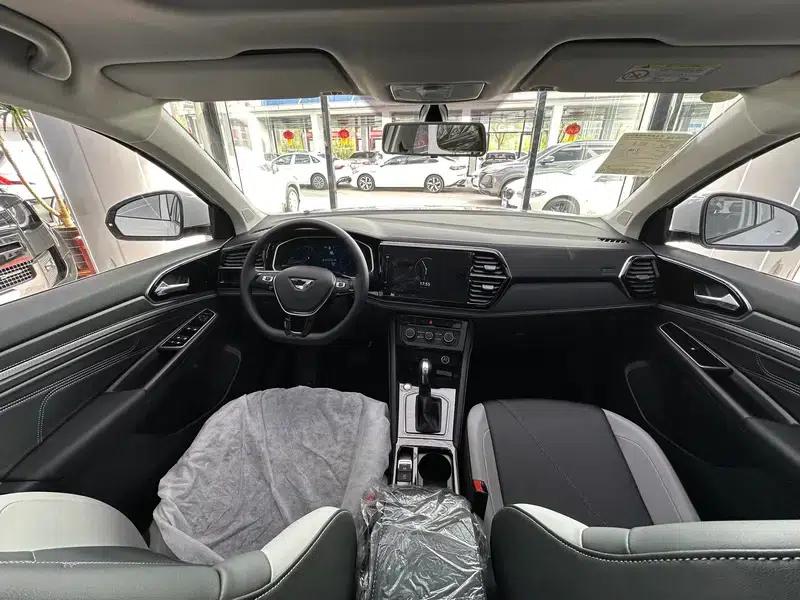 Jetta VS5 2026 280TSI Automatic Pioneer Edition — миниатюра 10
