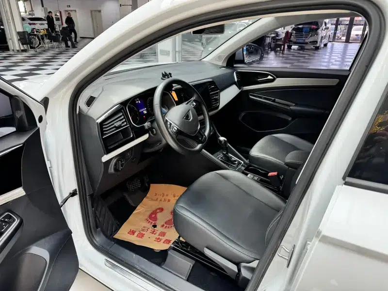 Jetta VS5 2023 280TSI Automatic Entry-Level Edition — миниатюра 17