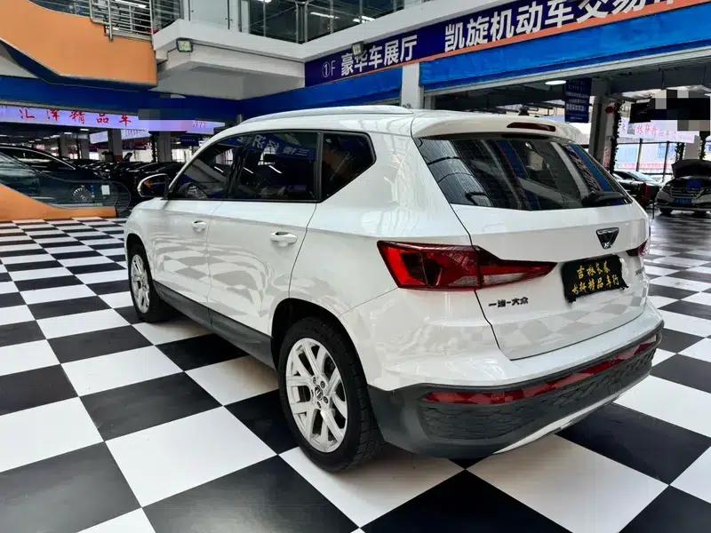 Jetta VS5 2023 280TSI Automatic Entry-Level Edition — миниатюра 4