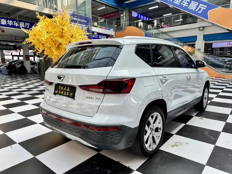 Jetta VS5 2023 280TSI Automatic Entry-Level Edition — миниатюра 6