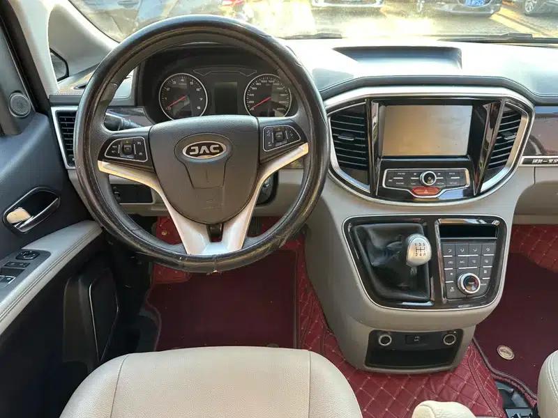 Refine M4 2016 2.0L Manual Deluxe Edition — миниатюра 14