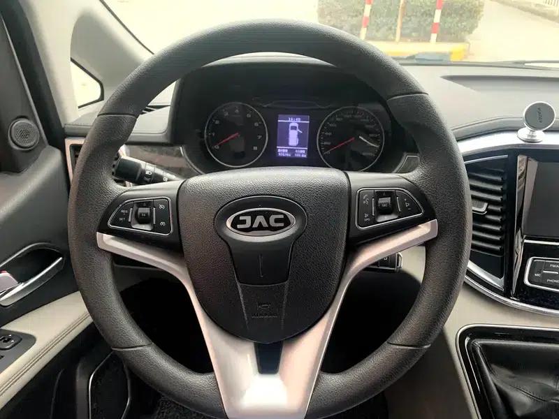Refine M4 2016 2.0L Manual Deluxe Edition — миниатюра 13