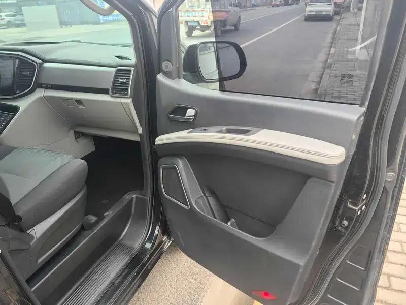 Refine M4 2019 Business Travel Series 1.9T Diesel Manual Comfort Model — миниатюра 9
