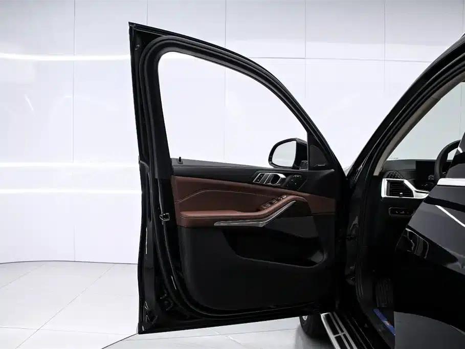 BMW X7 2023 xDrive40i Leading Luxury Package — миниатюра 11