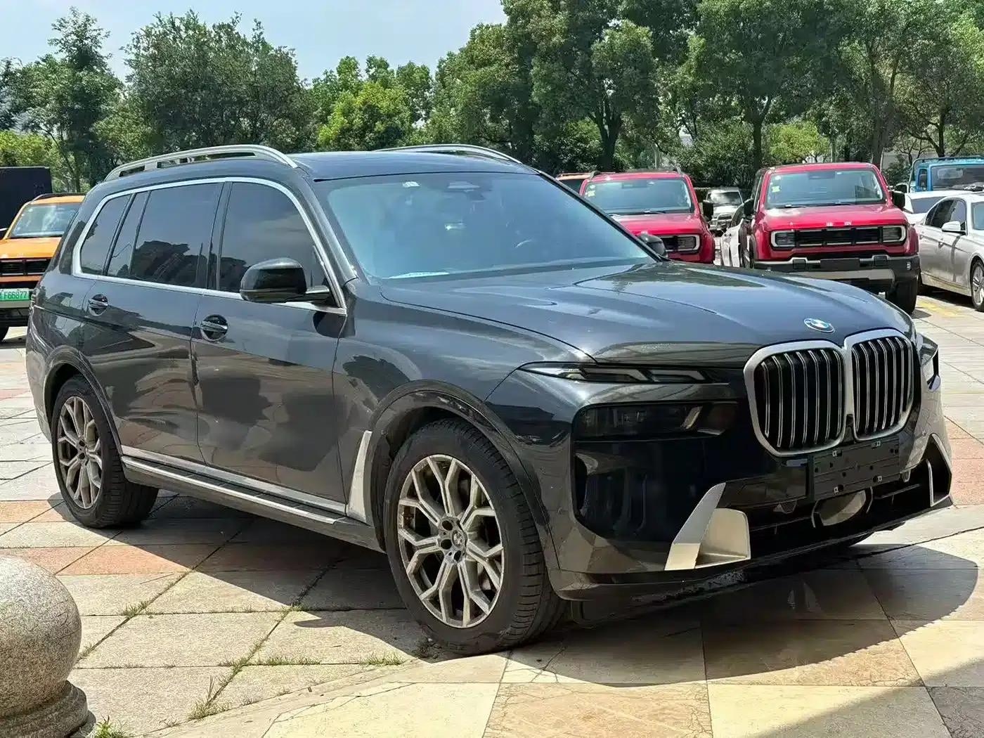 BMW X7 2023 xDrive40i Leading Luxury Package — миниатюра 3