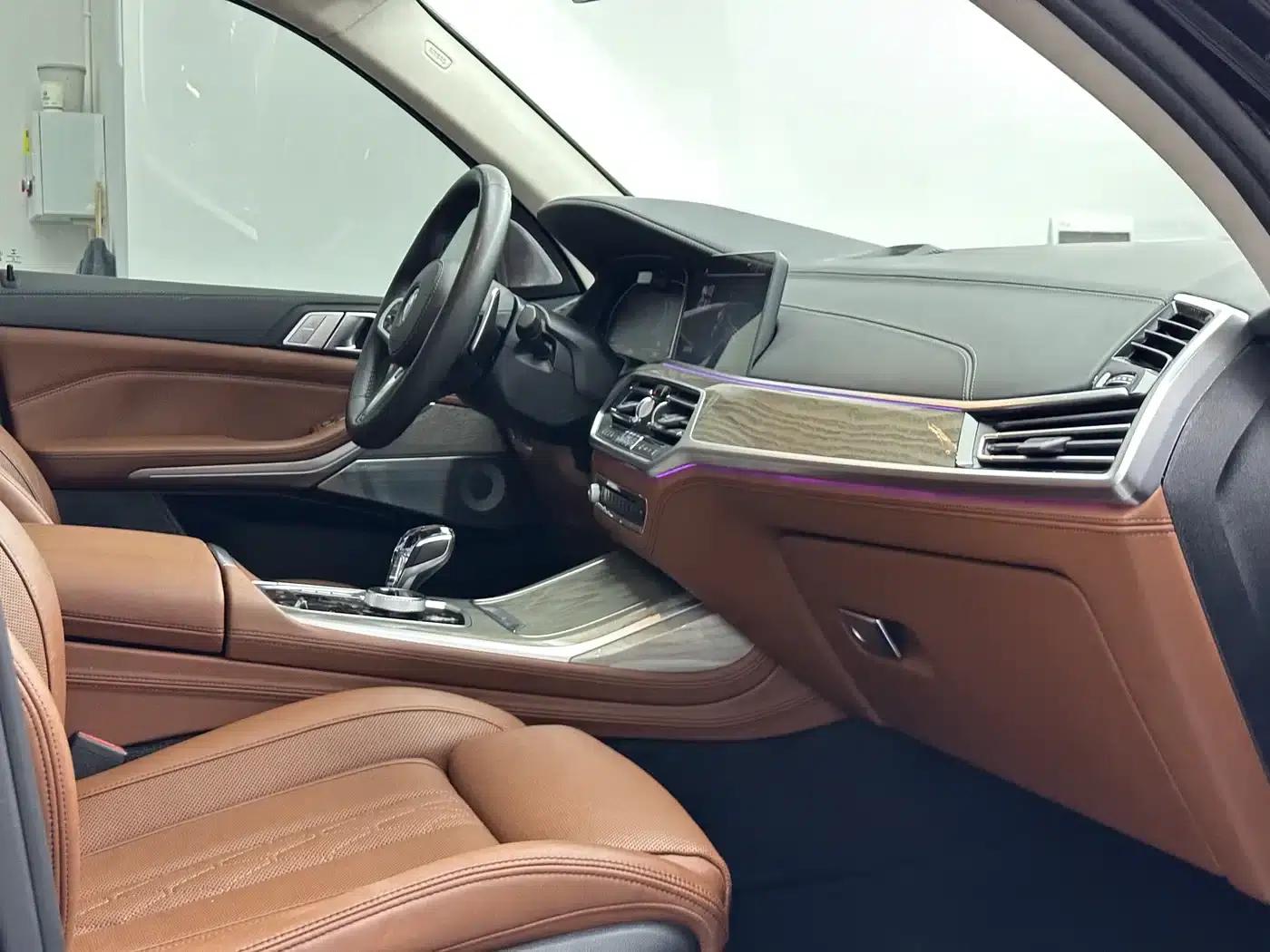2021 BMW X7 xDrive40i Executive M Sport Package — миниатюра 16