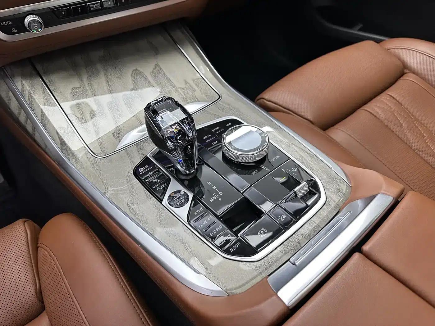 2021 BMW X7 xDrive40i Executive M Sport Package — миниатюра 18