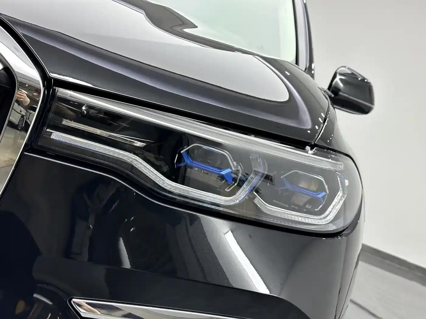 2021 BMW X7 xDrive40i Executive M Sport Package — миниатюра 23