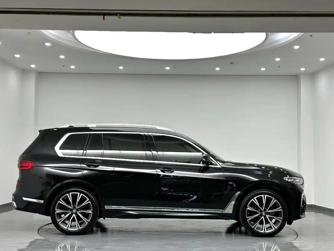 2021 BMW X7 xDrive40i Executive M Sport Package — миниатюра 4