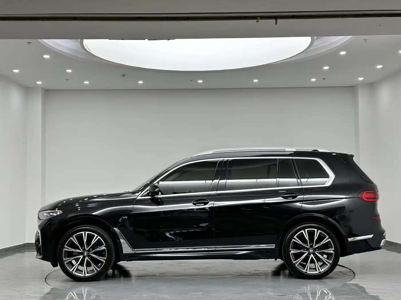 2021 BMW X7 xDrive40i Executive M Sport Package — миниатюра 5