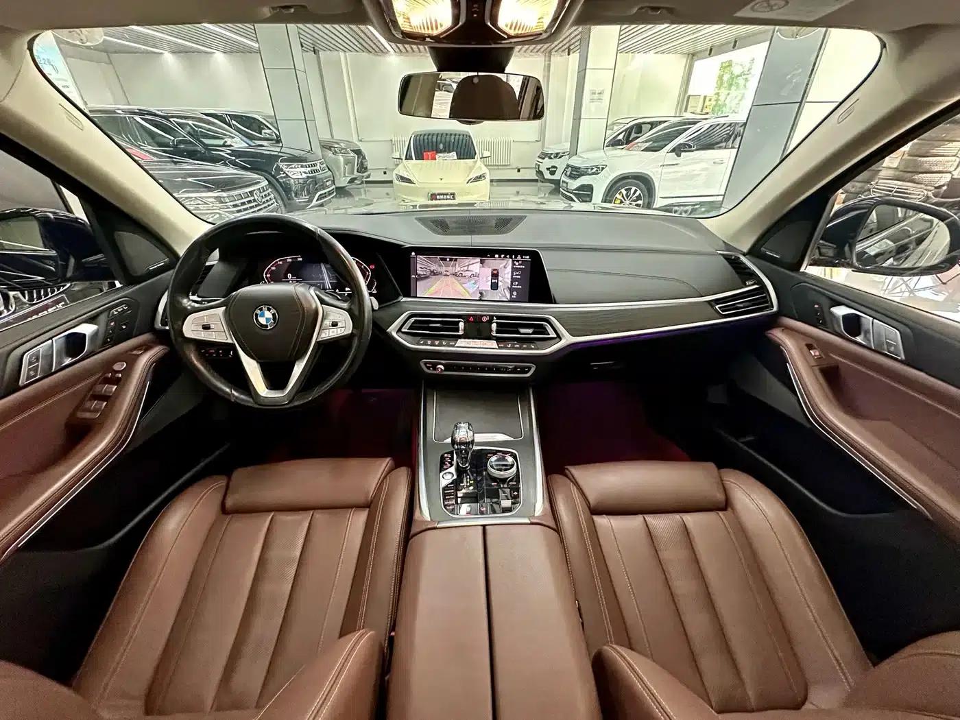 BMW X7 2020 xDrive40i Leading Luxury Package — миниатюра 10