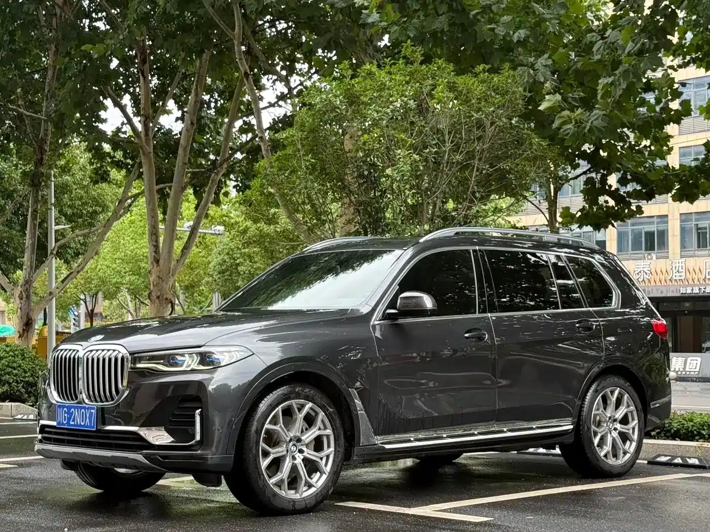BMW X7 2021 Facelift xDrive40i Executive Luxury Package — миниатюра 1