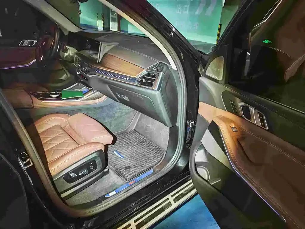 BMW X7 2023 xDrive40i Leading Luxury Package — миниатюра 13