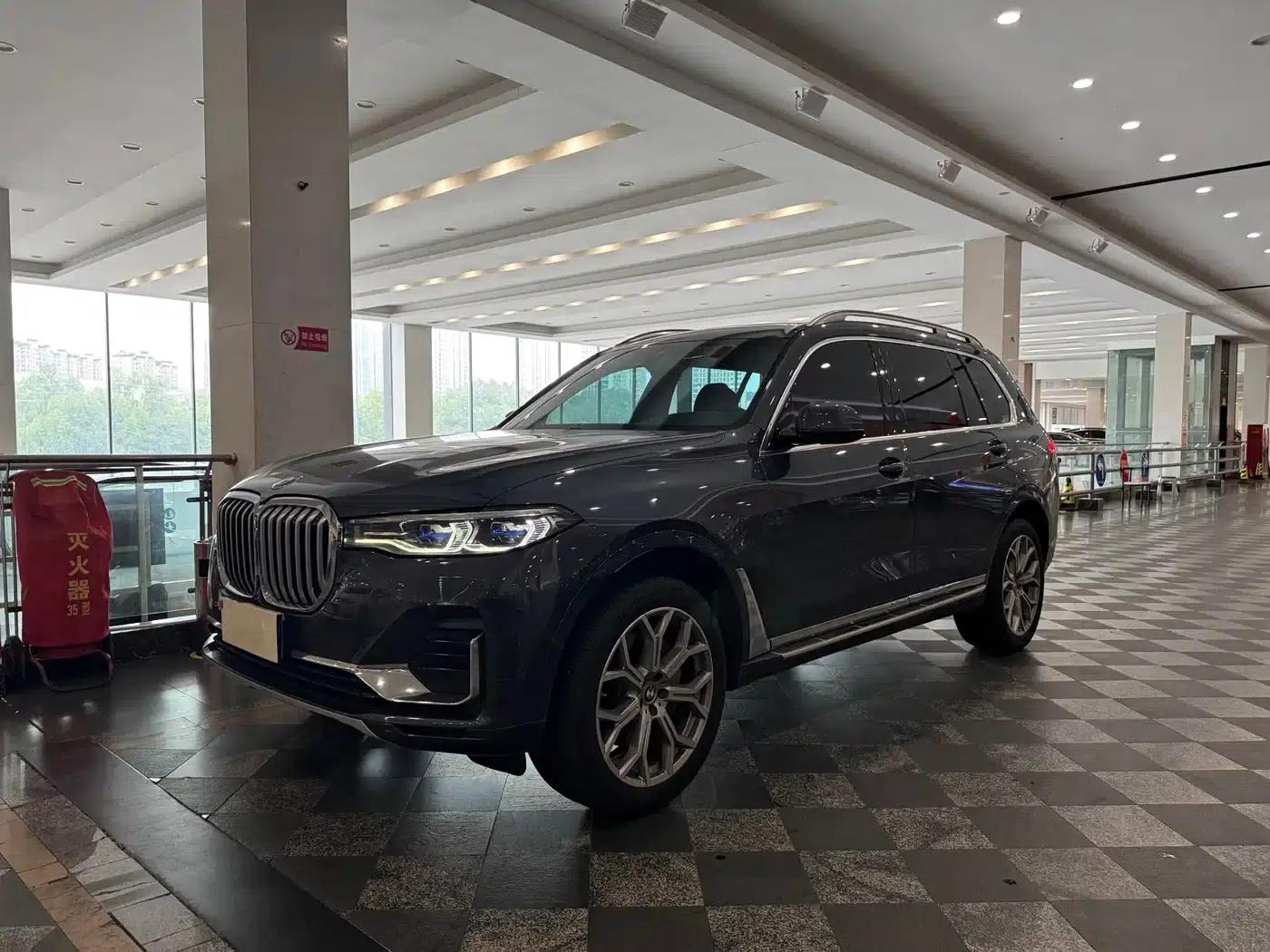 BMW X7 2020 xDrive40i Luxury Package — миниатюра 1
