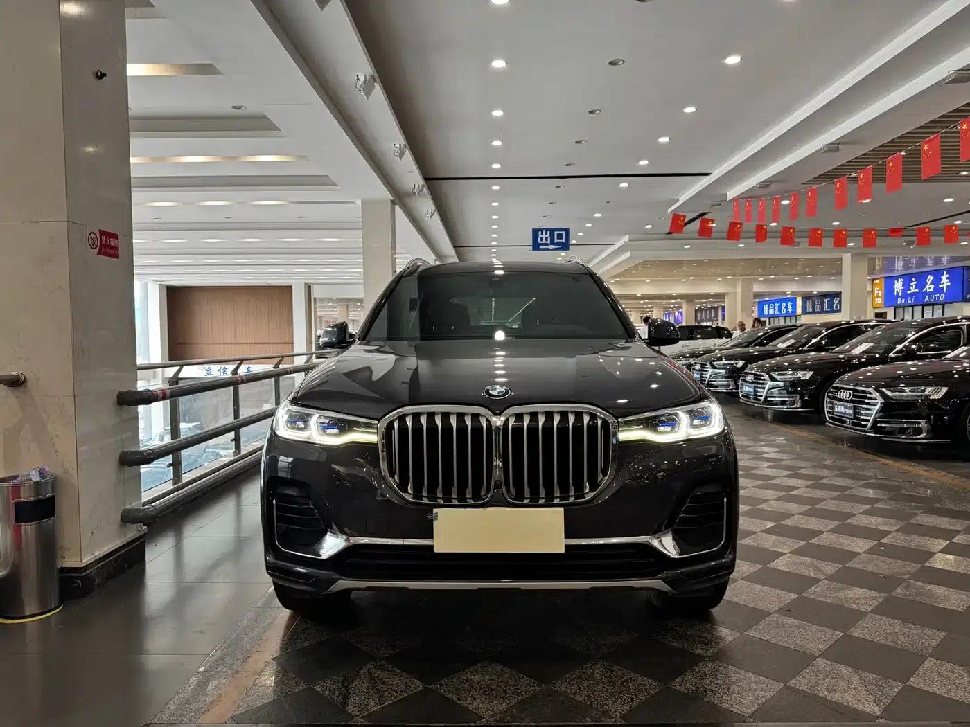BMW X7 2020 xDrive40i Luxury Package — миниатюра 2