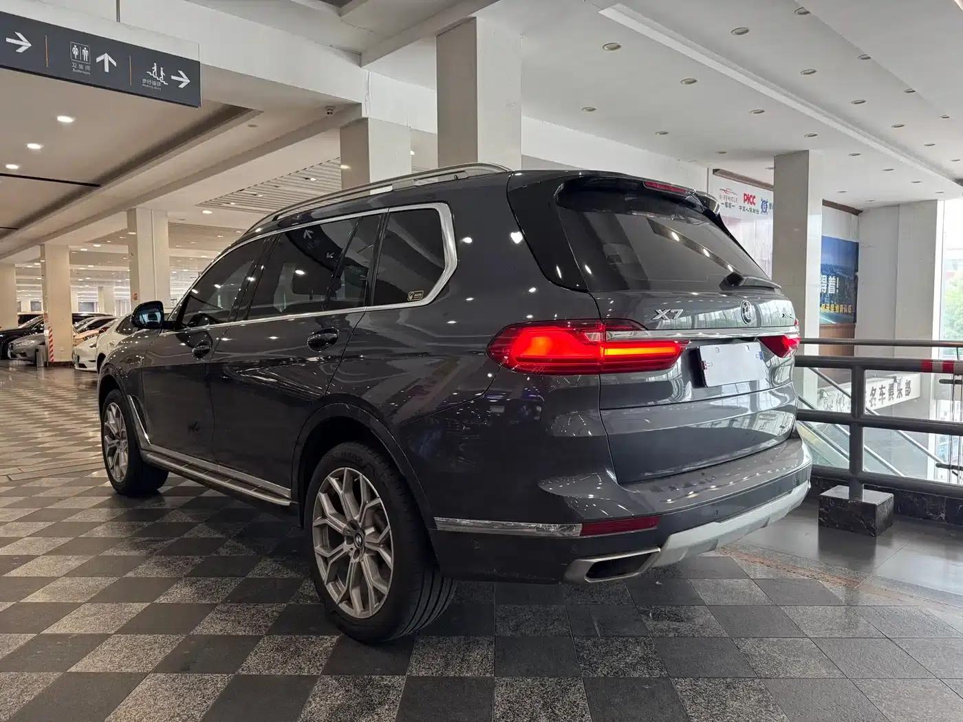 BMW X7 2020 xDrive40i Luxury Package — миниатюра 4