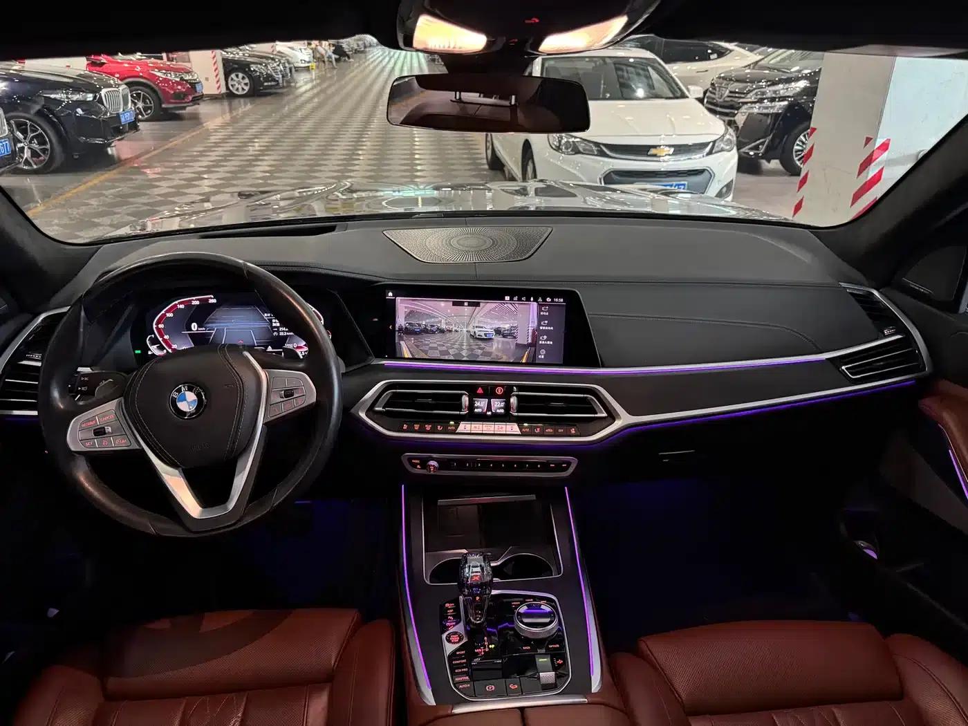 BMW X7 2020 xDrive40i Luxury Package — миниатюра 8