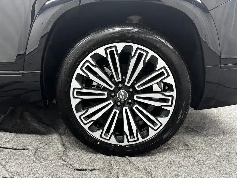 Jetour Mountain & Sea L9 2025 1.5TD DHT Six-Seat Flagship Edition — миниатюра 9